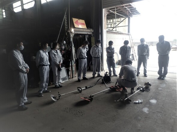 刈払い機